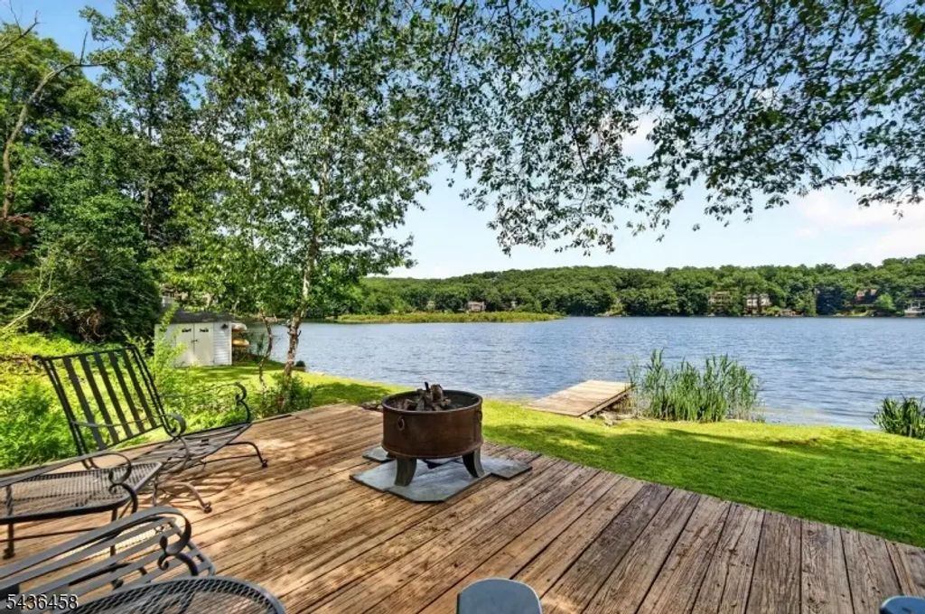 134 Cedar Lk, Denville Twp.