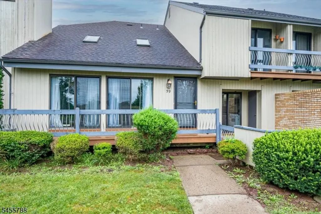 59 Woodhill St, Franklin Twp.
