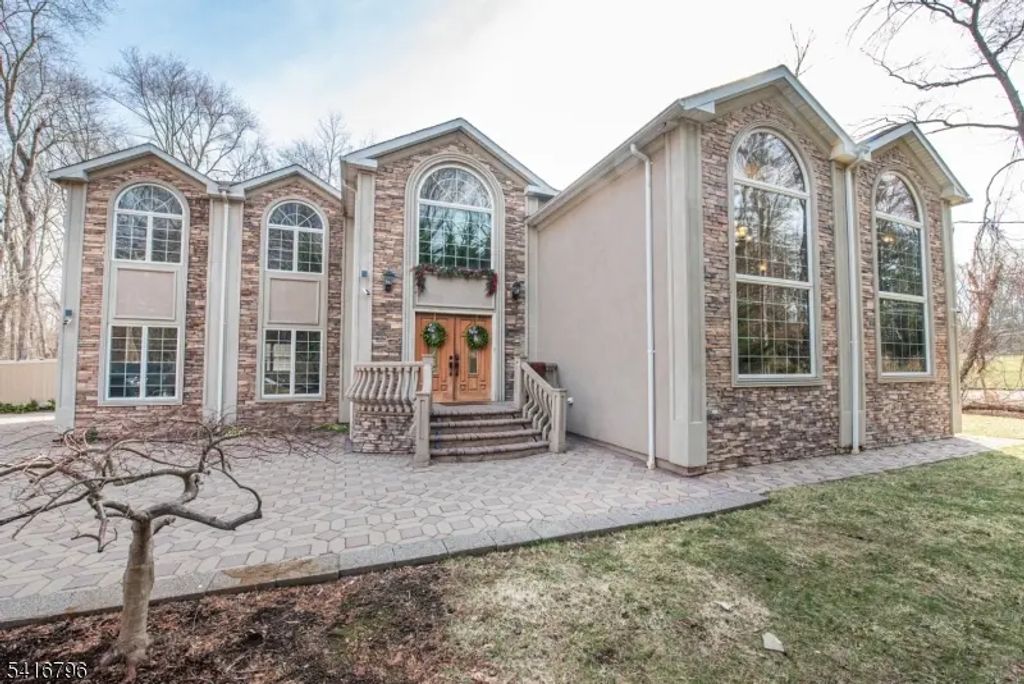 35 Waughaw Rd, Montville Twp.