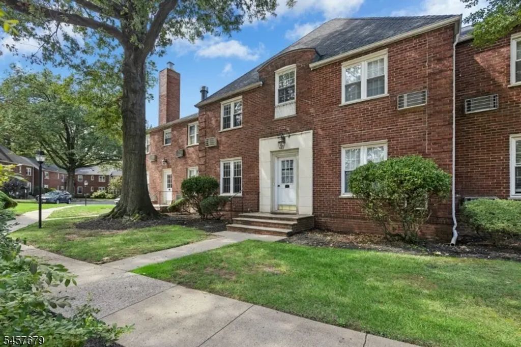 43 A Parkway Village, Cranford Twp.