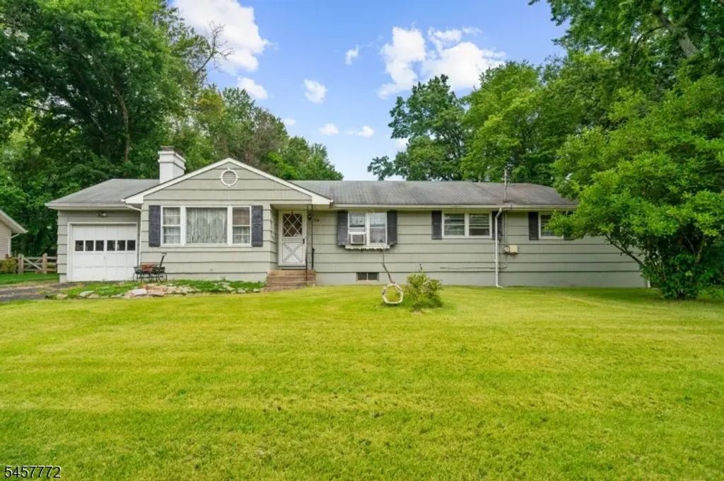 94 Woodlawn Ave, Bridgewater Twp.
