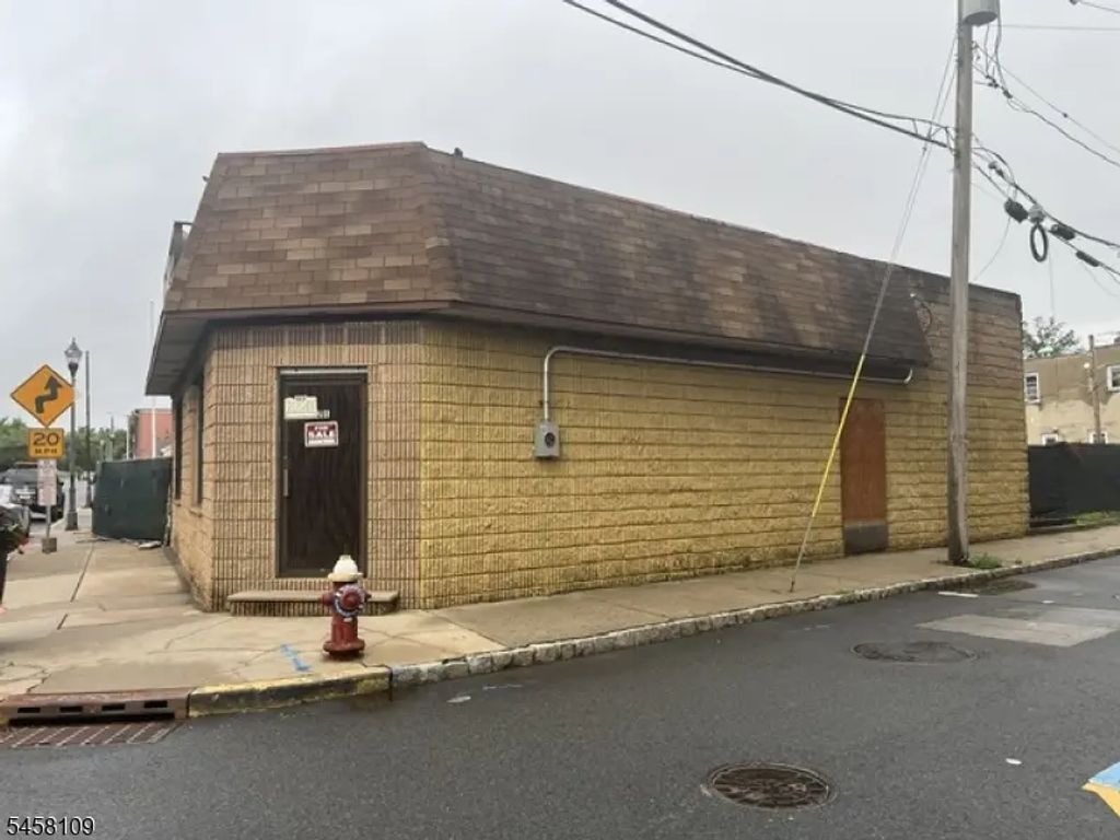 21 W Main St, Bound Brook Boro