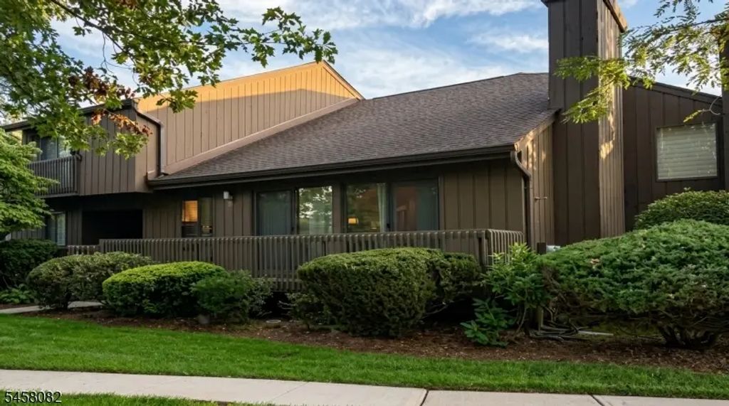 231 Kingsberry Dr, Franklin Twp.