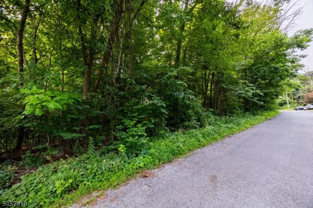 38 Evergreen Trl, Vernon Twp.
