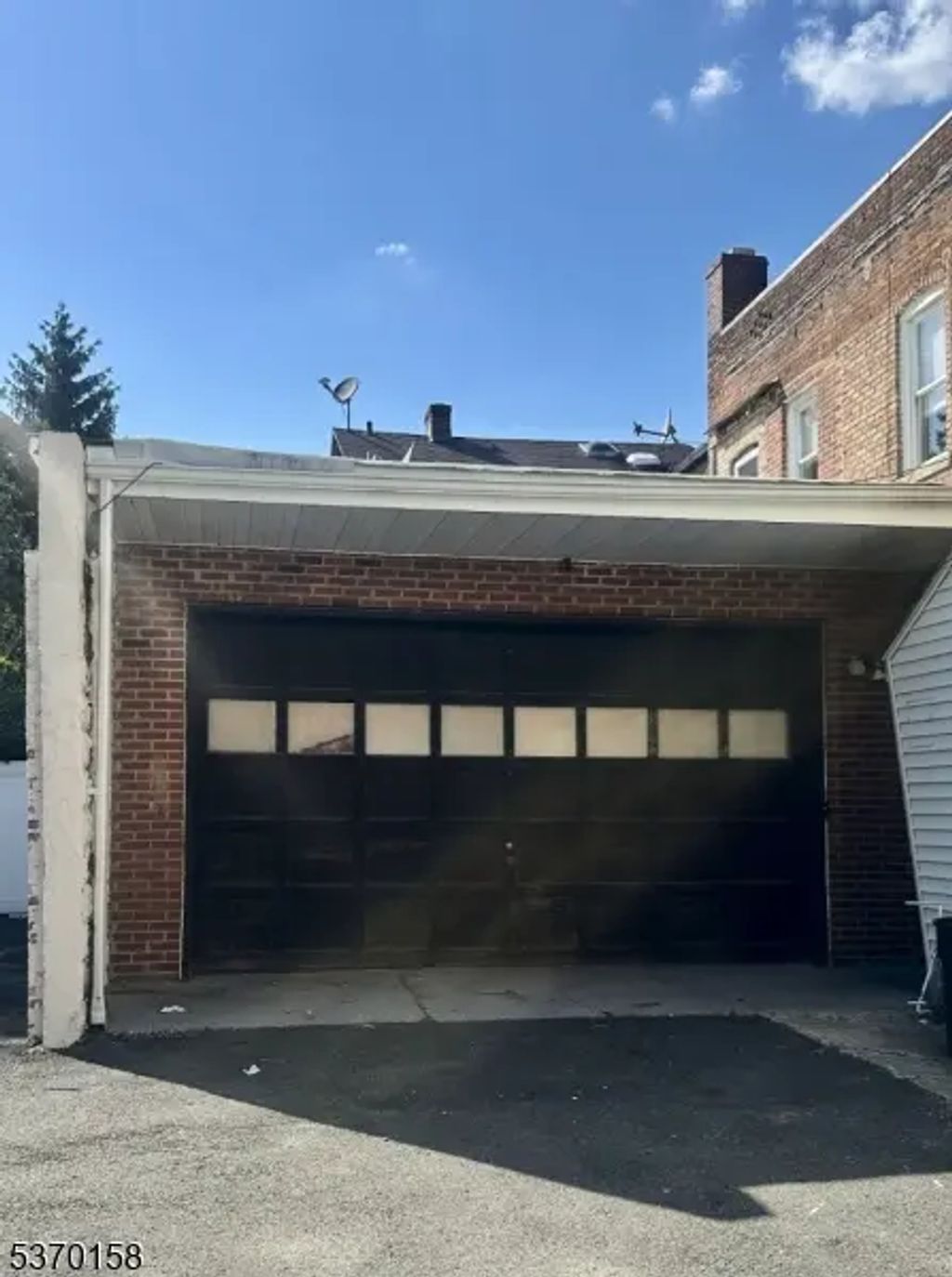 305 Green Ave Garage, Lyndhurst Twp.