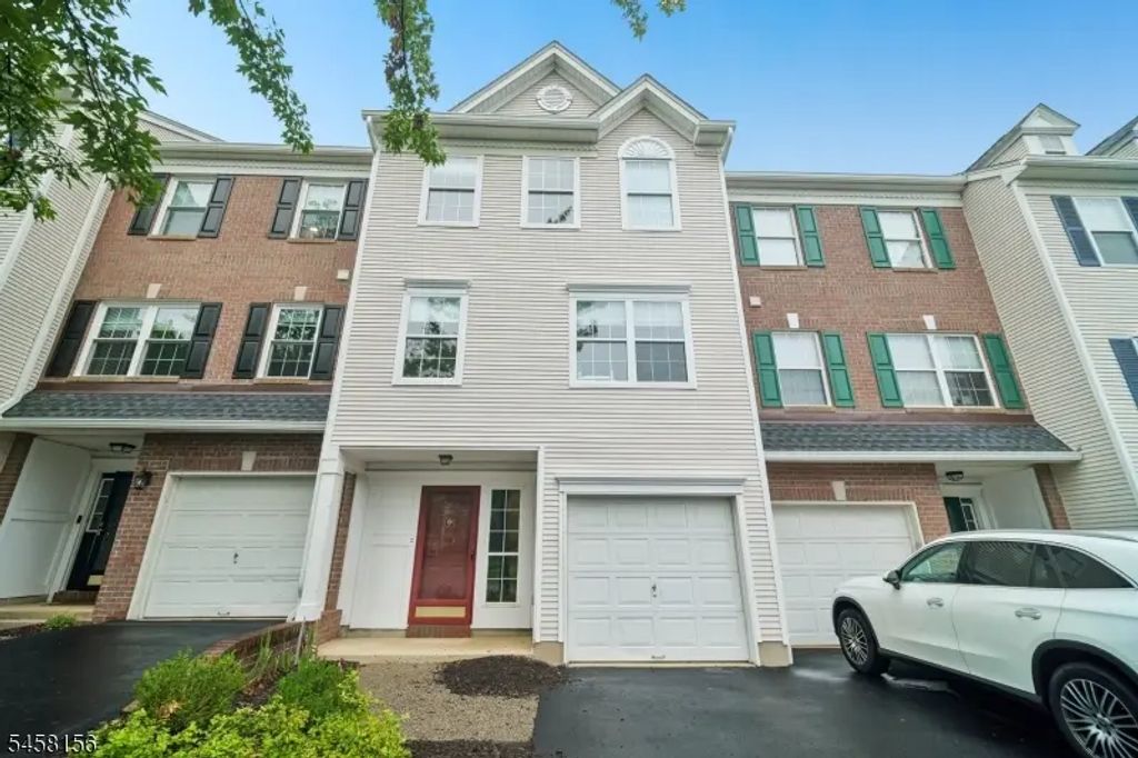 4 Prescott Ct, Bernards Twp.