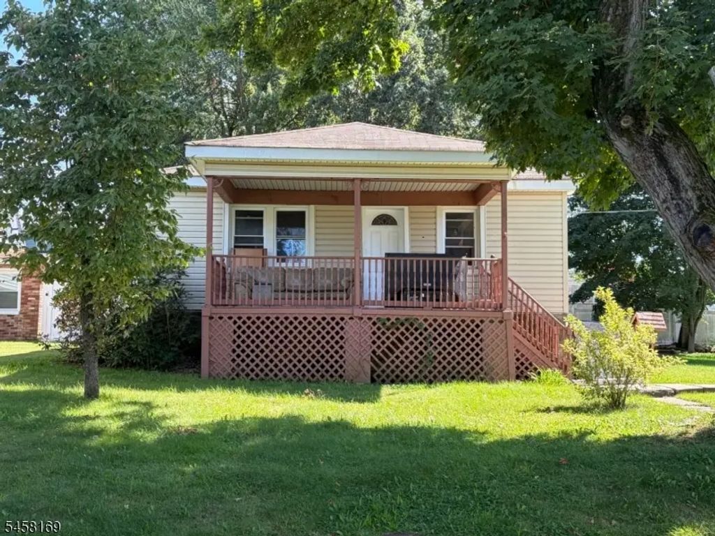 50 Clinton Ave, Mount Olive Twp.
