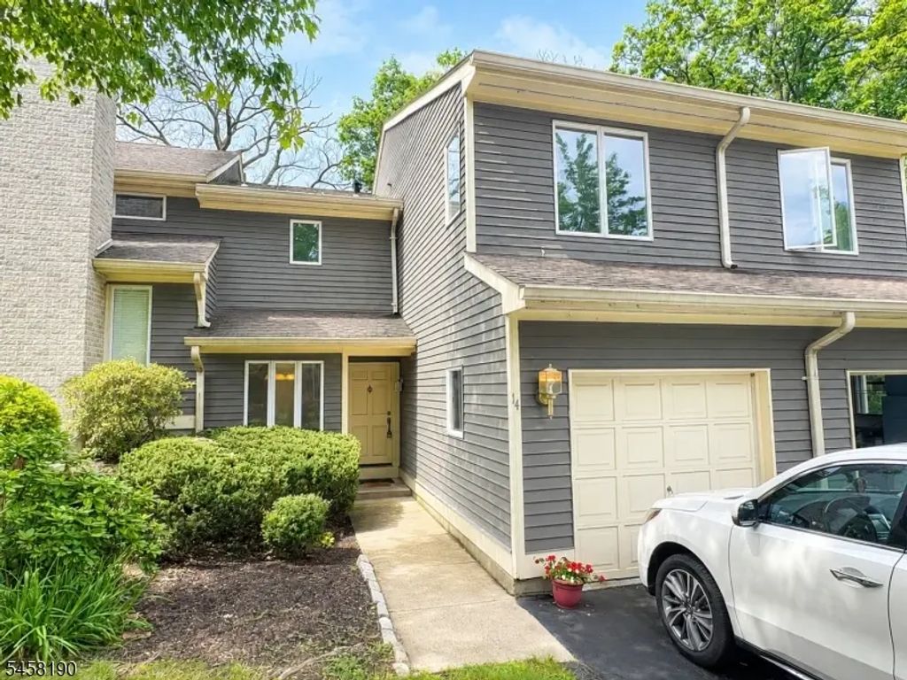 14 Inverrary Pl, Clinton Twp.