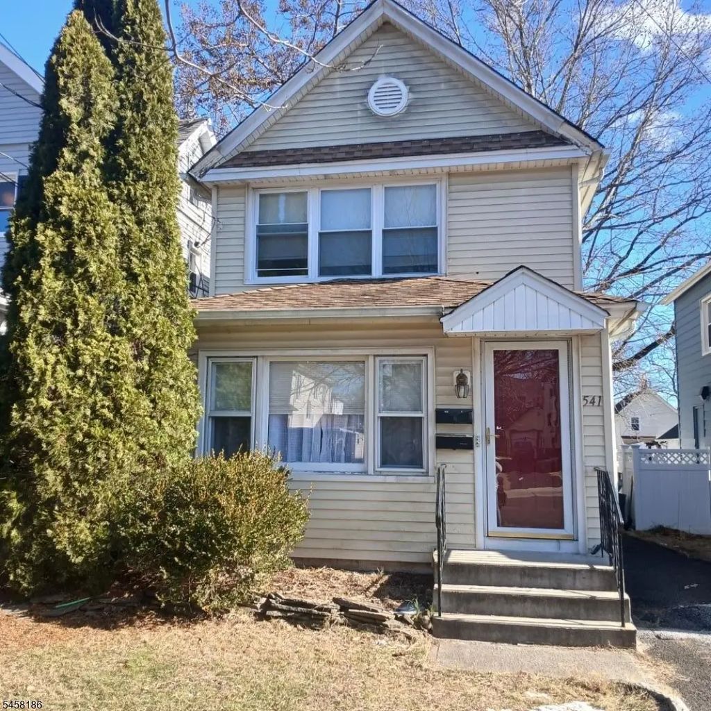 541 Downer St, Westfield Town