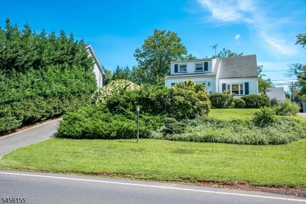 97 Union County Pkwy, Clark Twp.