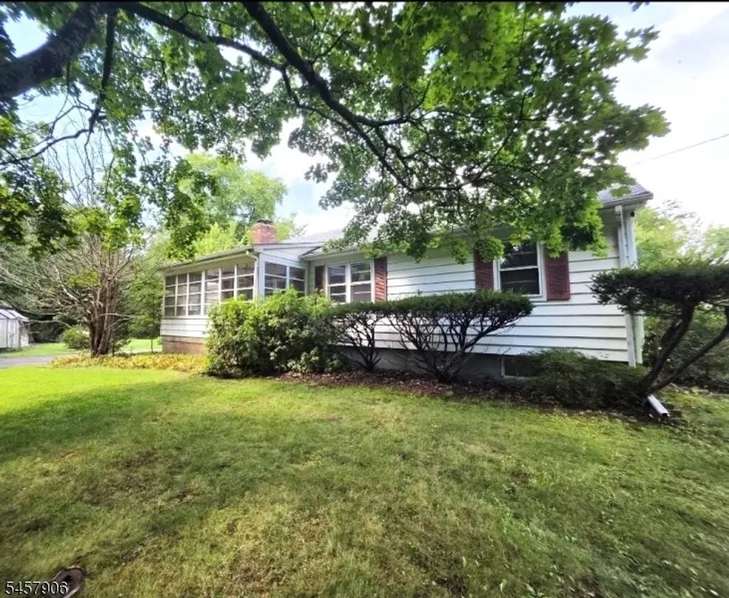 13 Den Herder Dr, Franklin Twp.