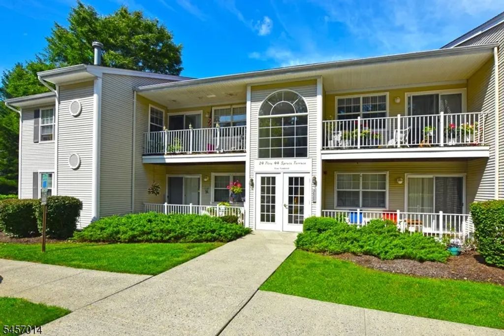 24 Spruce Ter, Mount Arlington Boro