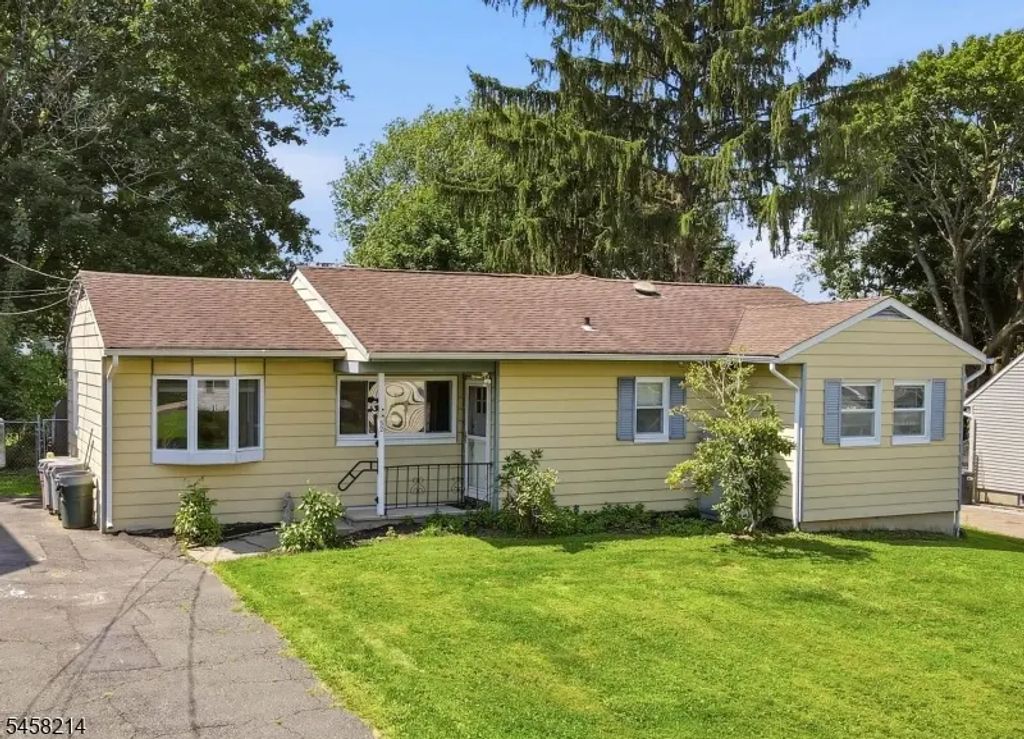 32 Conestoga Trl, Sparta Twp.