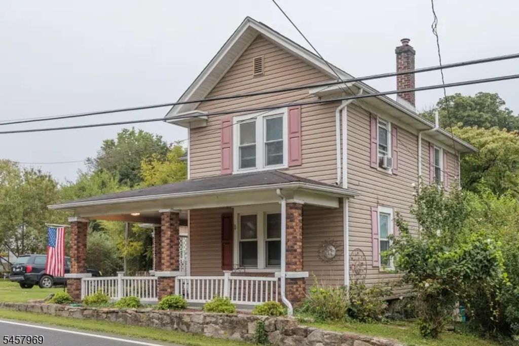 687 Riegelsville Rd, Holland Twp.