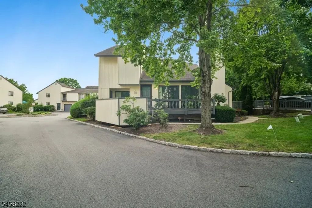 177 Locust Ln, Bernards Twp.