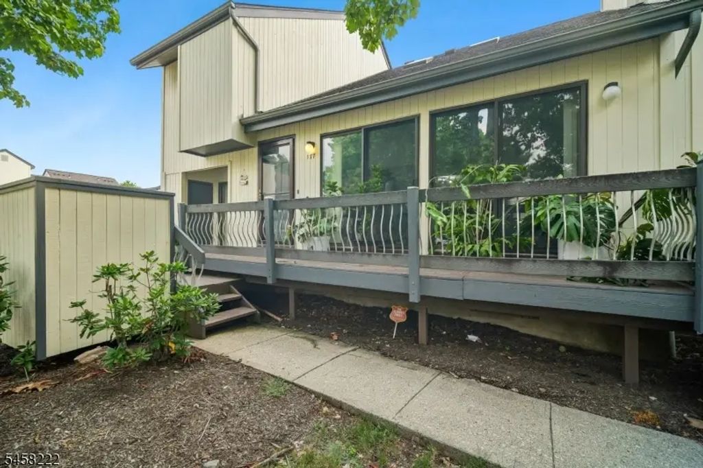 177 Locust Ln, Bernards Twp.