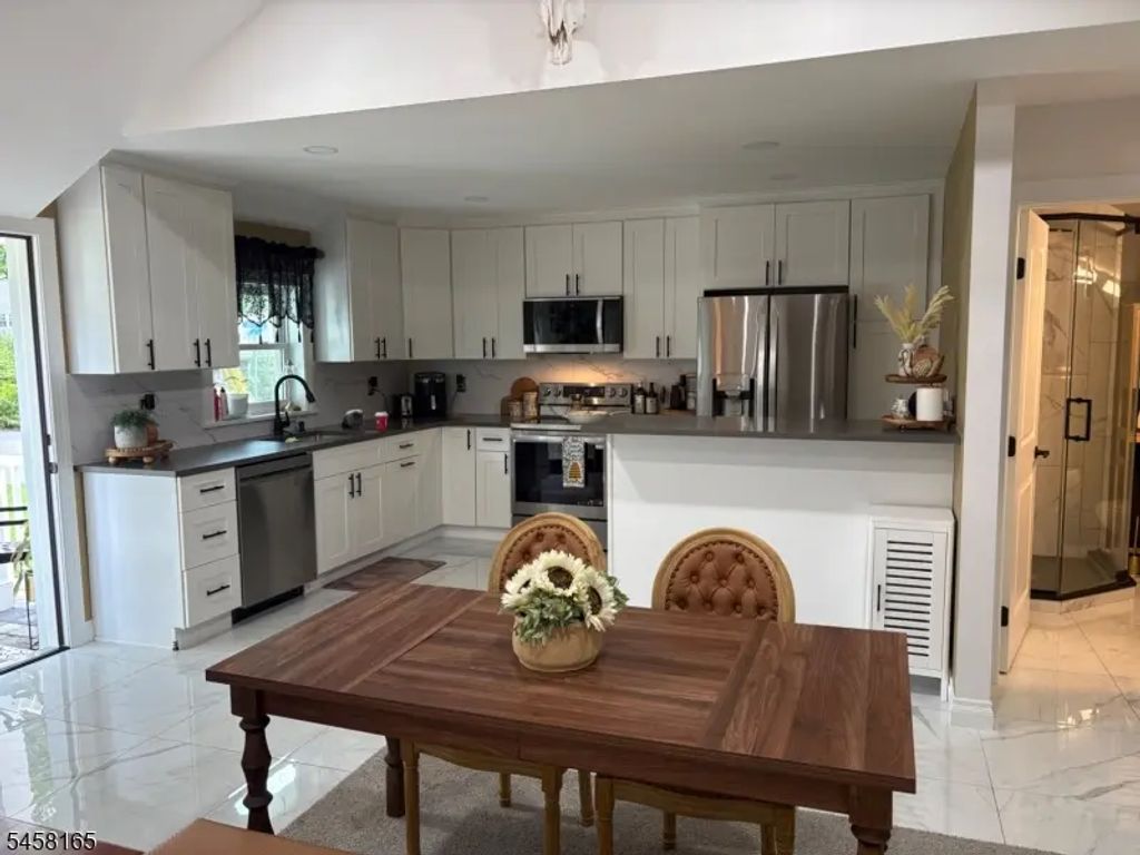 109 Cedar Ln, Vernon Twp.