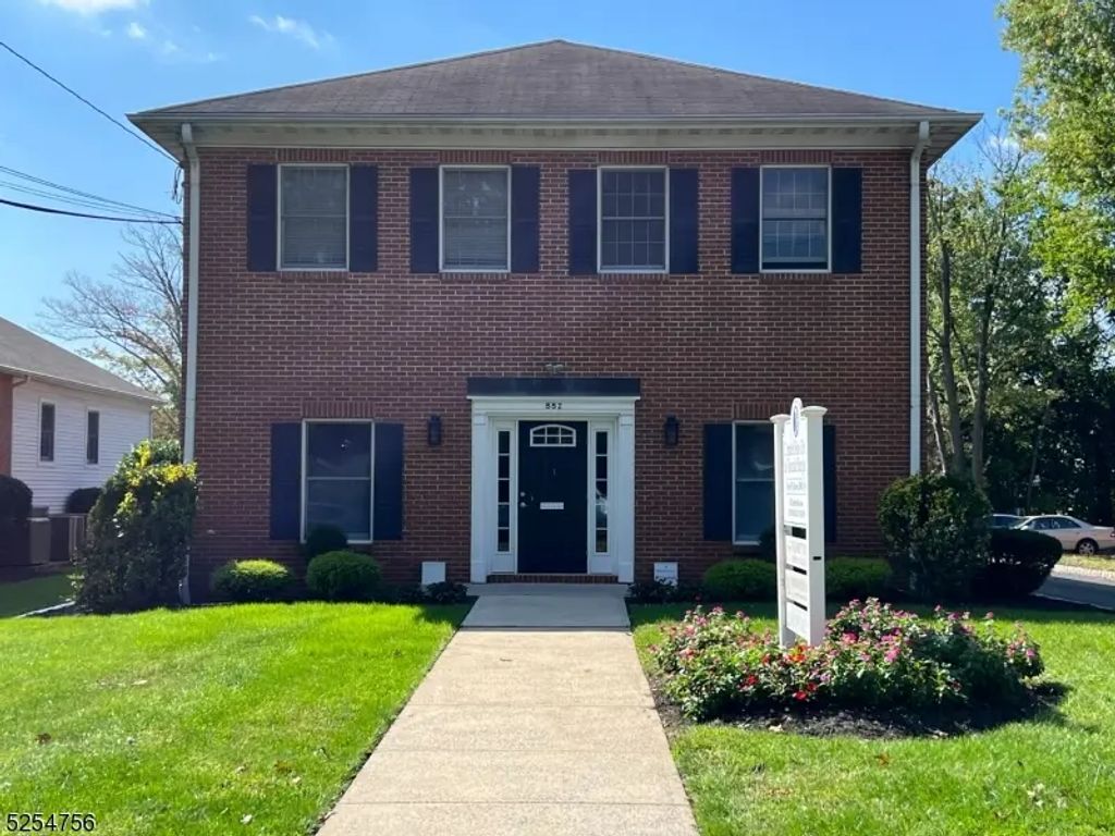 552 Westfield Ave, Westfield Town