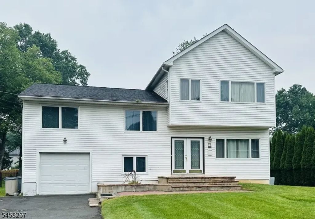 75 S Ashby Ave, Livingston Twp.