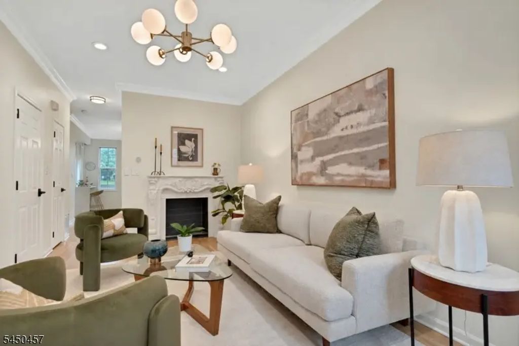 132 Stratford Dr, Nutley Twp.