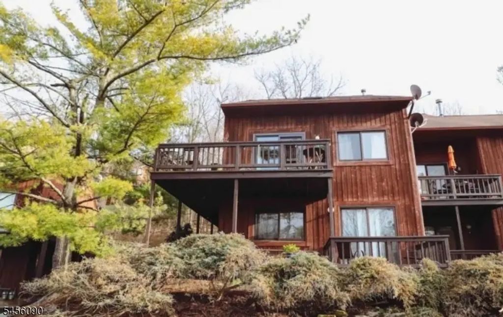 12 Stonehill Dr, Vernon Twp.
