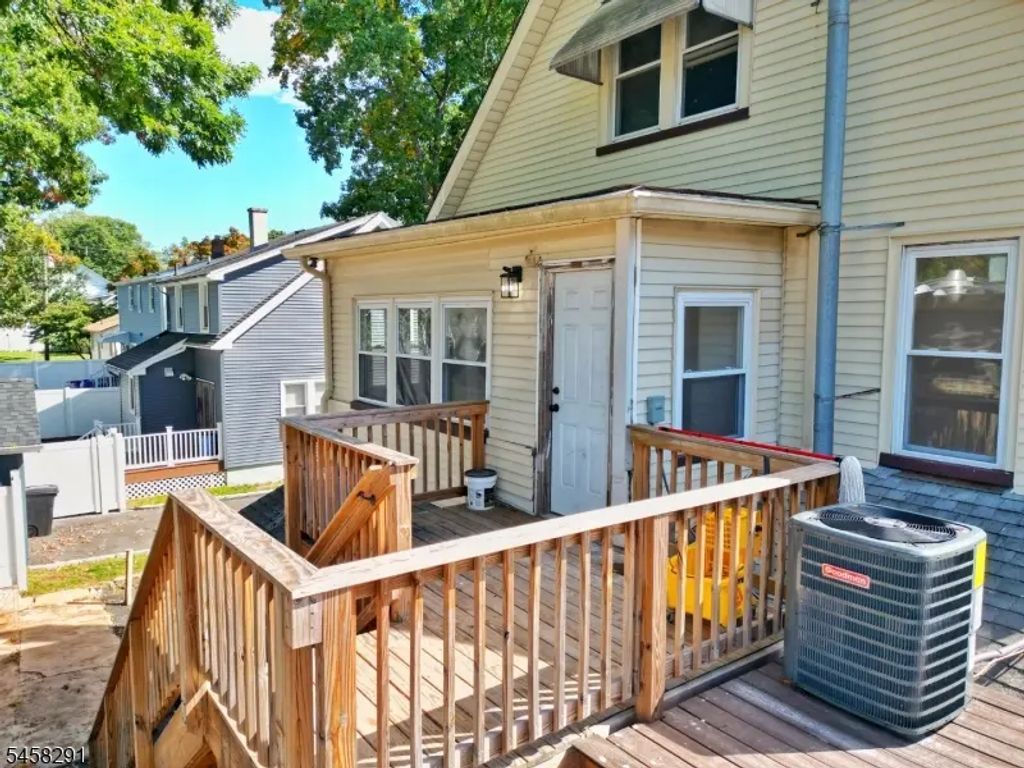 211 Van Winkle Ave, Hawthorne Boro