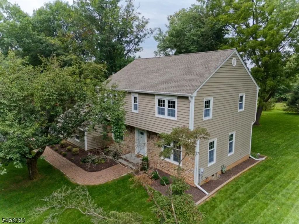 9 Amherst Ct, Clinton Twp.