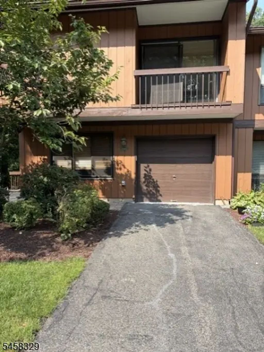 21140 Westview, Wharton Boro