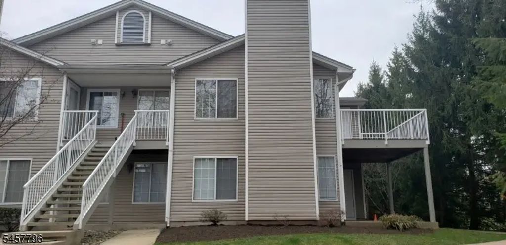 2 Cedar Court, Bedminster Twp.