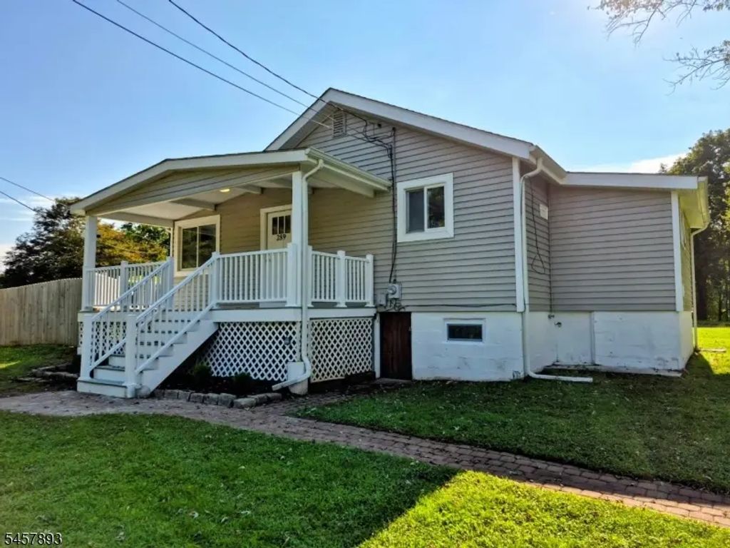 289 Hillcrest Dr, Milford Boro