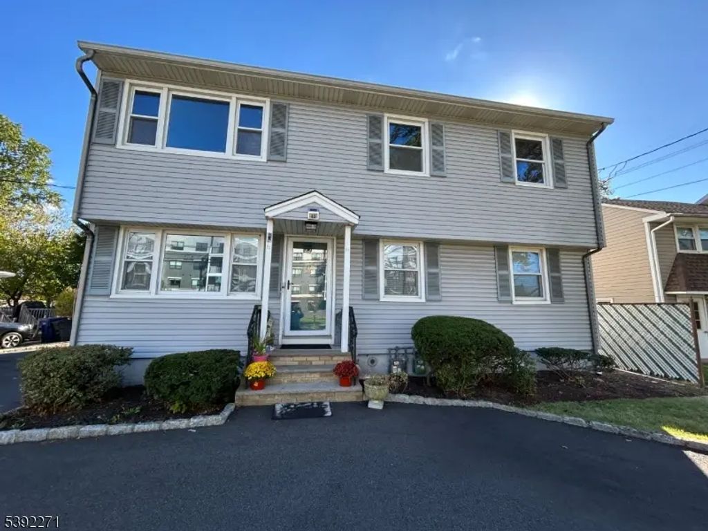 85 Valley Rd, Clark Twp.