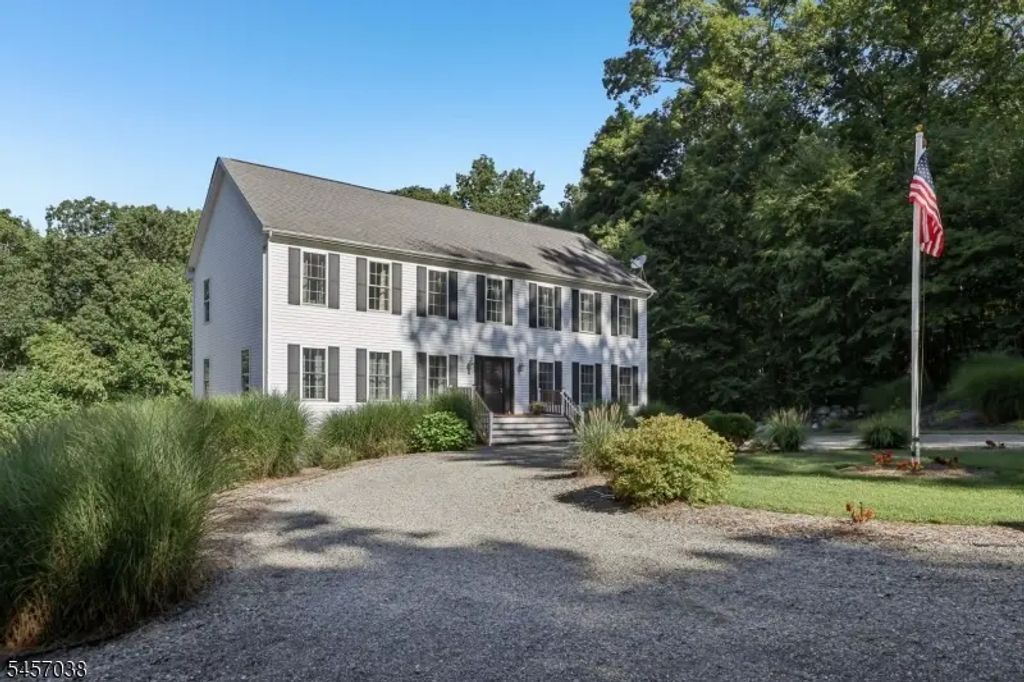 34 Longview Lane, Vernon Twp.
