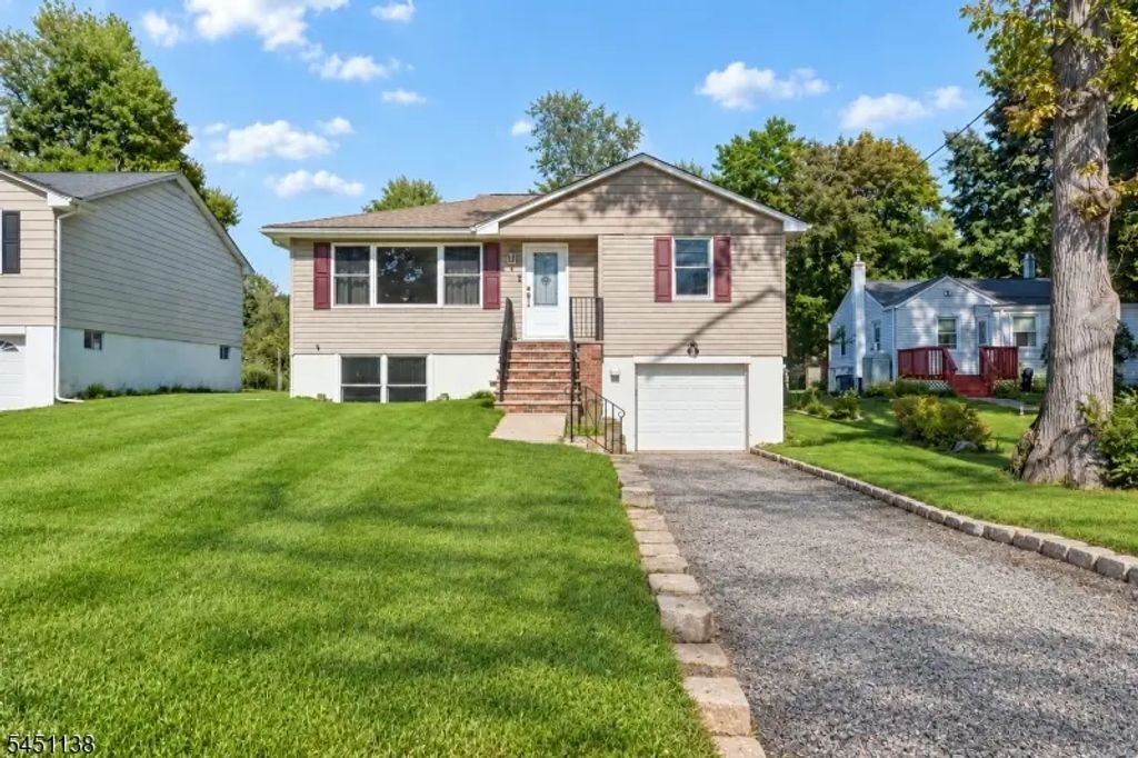 539 Logan Dr, Roxbury Twp.
