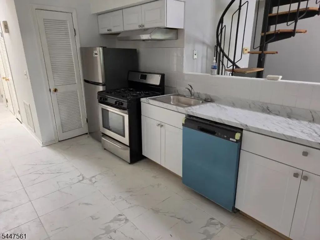 1 Sugar Loaf Ct Unit 2, Vernon Twp.