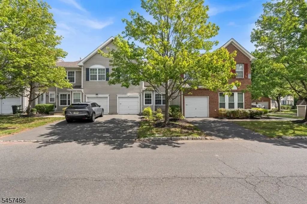353 Cynthia Ln, Bridgewater Twp.