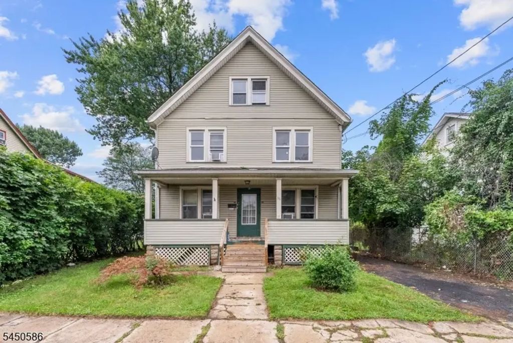 36 Pulaski St, Bloomfield Twp.