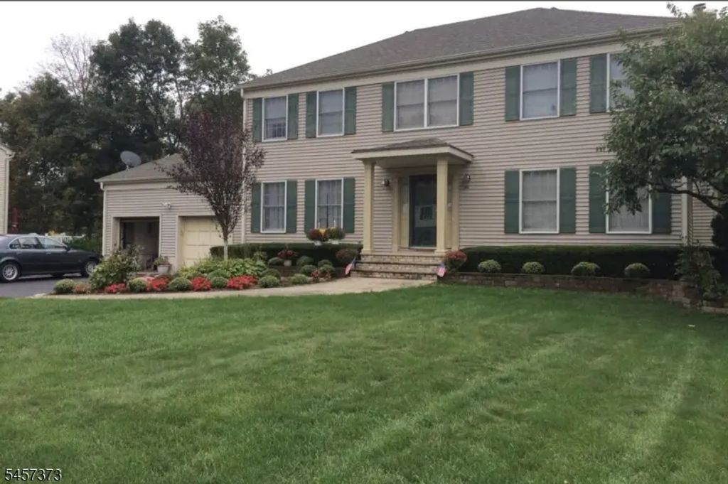 10 Lauren Ct, Byram Twp.