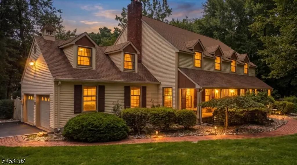 11 Cambridge Dr, Clinton Twp.