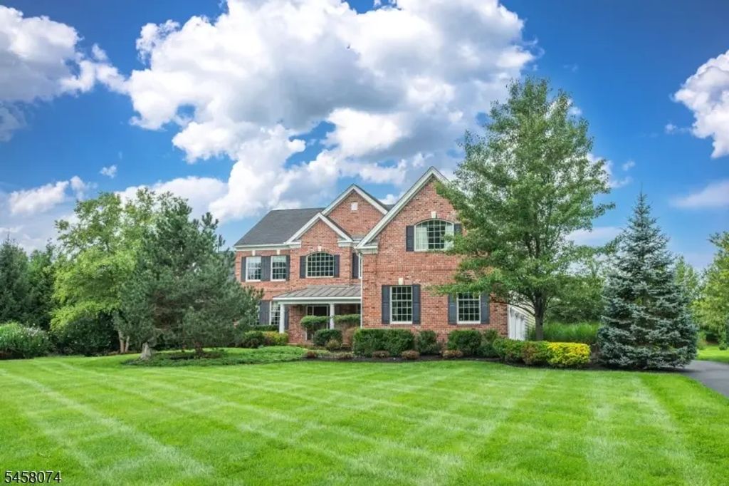 17 Fieldview Dr, Sparta Twp.