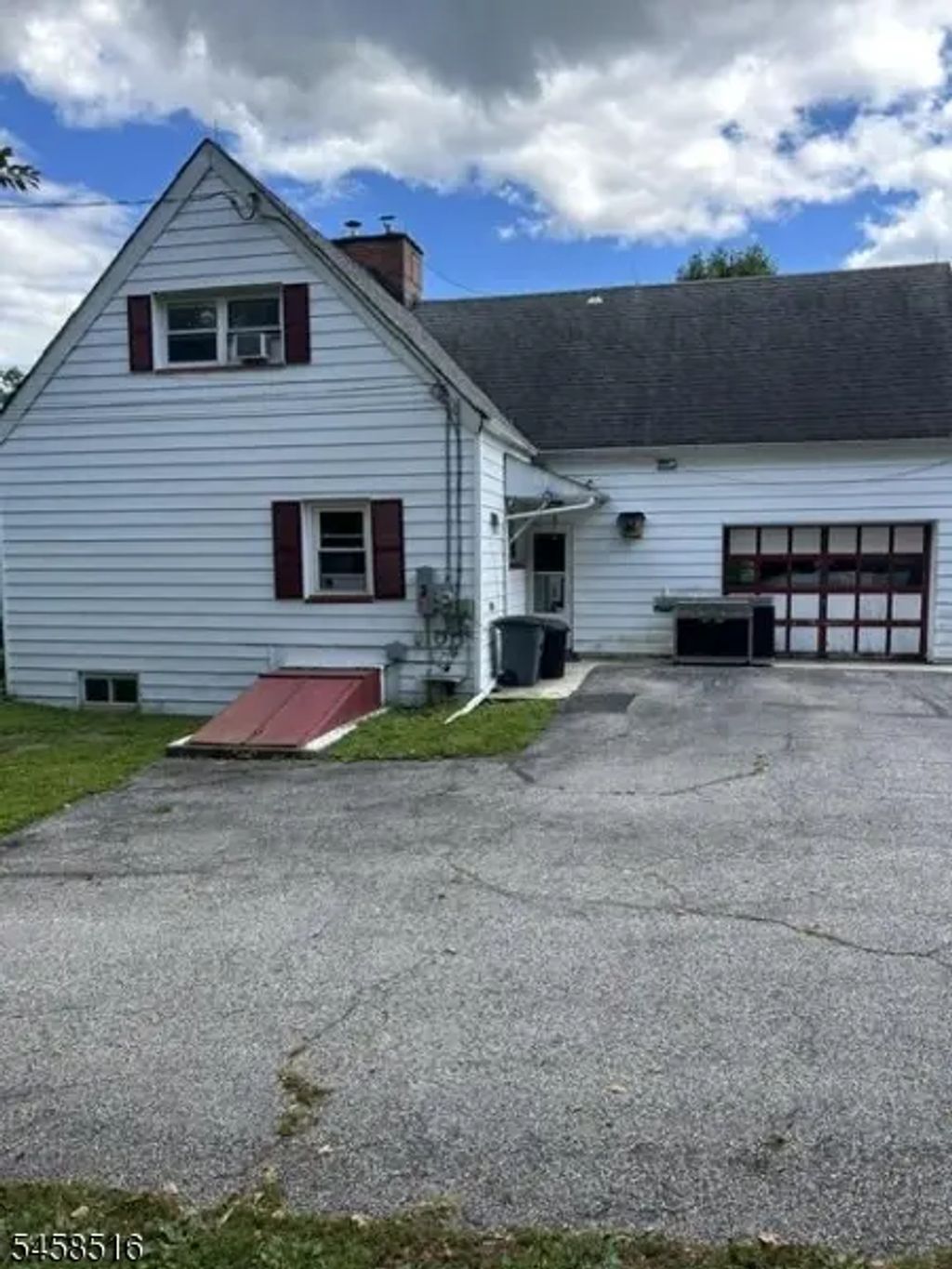 62 Walnut St, Wantage Twp.