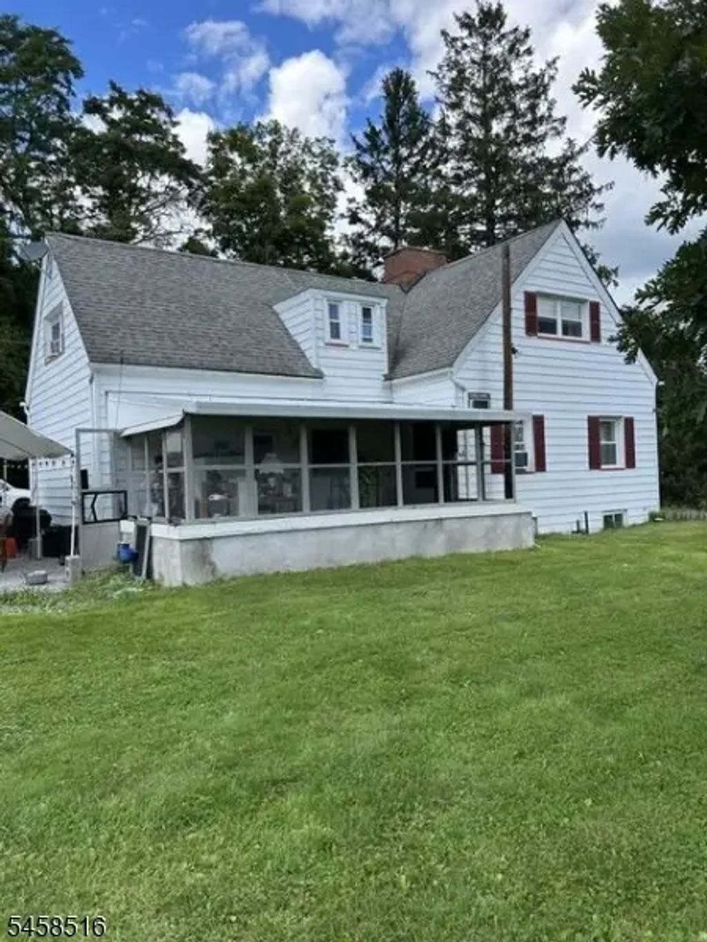62 Walnut St, Wantage Twp.