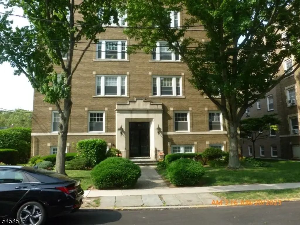 55 Park Ave, Bloomfield Twp.