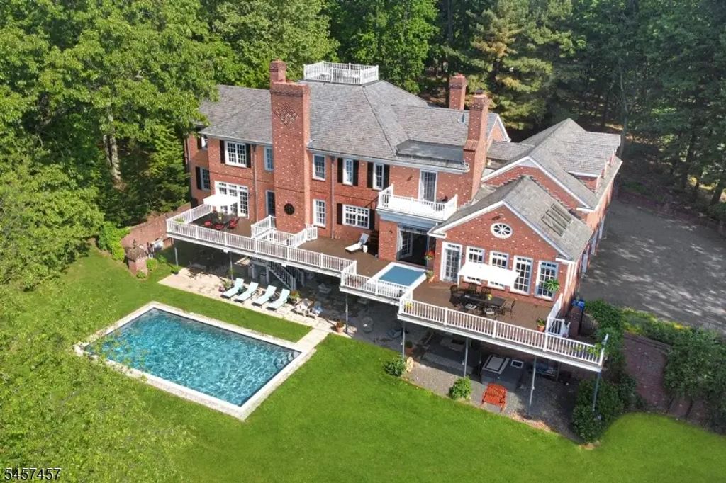 1 Hillview Drive, Tewksbury Twp.