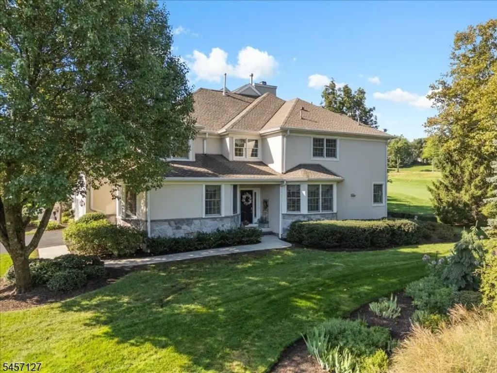 24 Benedict Cres, Bernards Twp.