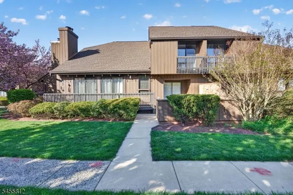 66 Kingsberry Dr, Franklin Twp.