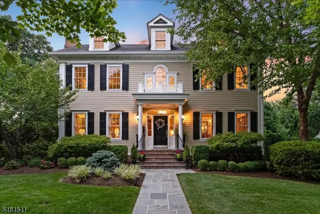 16 Sinclair Ter, Madison Boro
