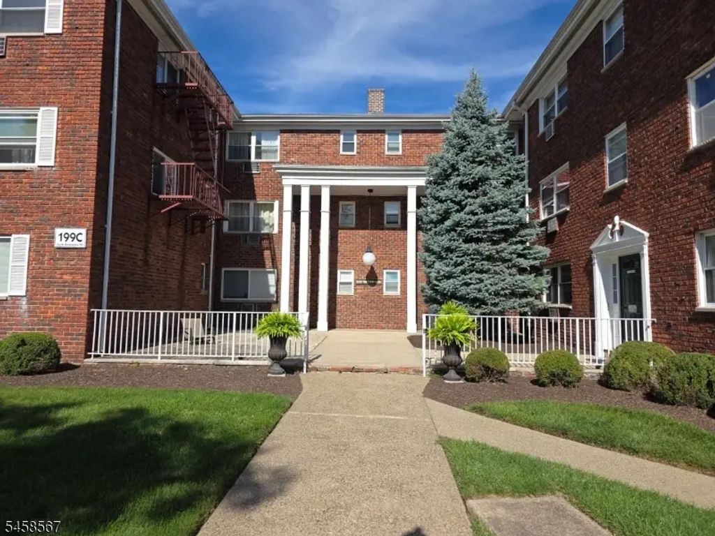199 N Beverwyck Road, Parsippany-Troy Hills Twp.