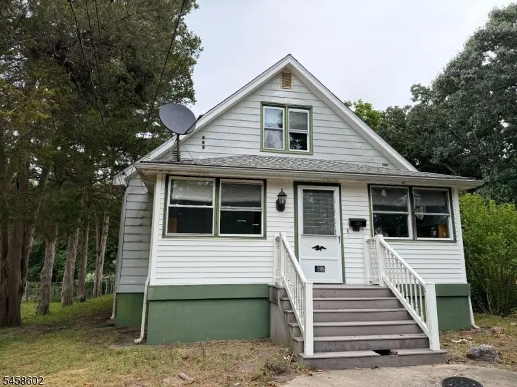 398 Gardens Ave, Waterford Twp.