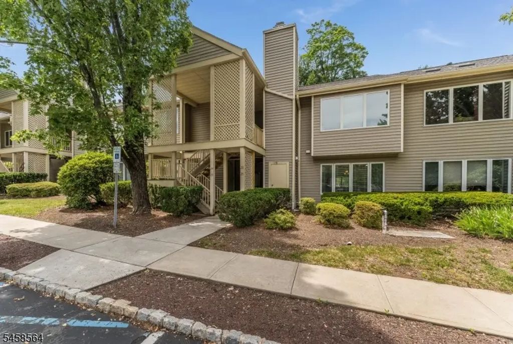 25 Augusta Dr, Clinton Twp.
