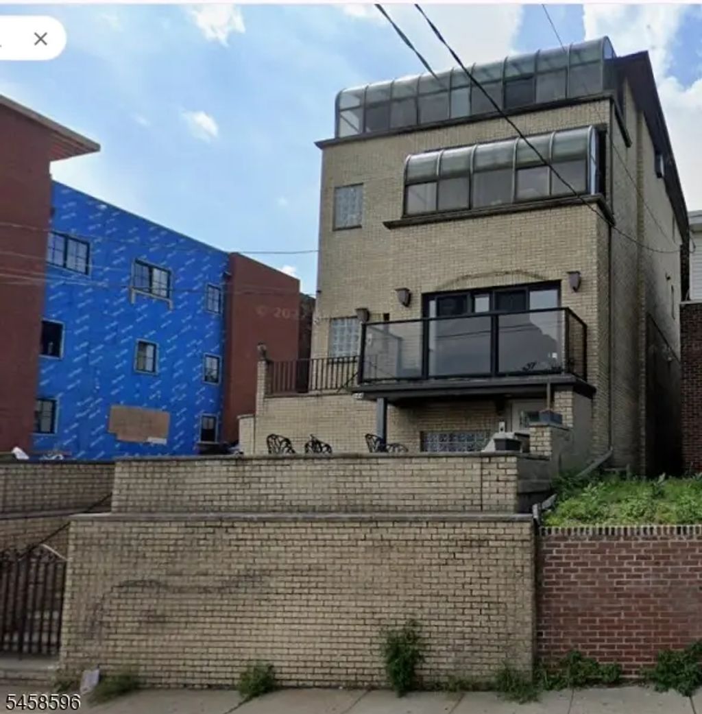 344 Paterson Plank Rd, Jersey City